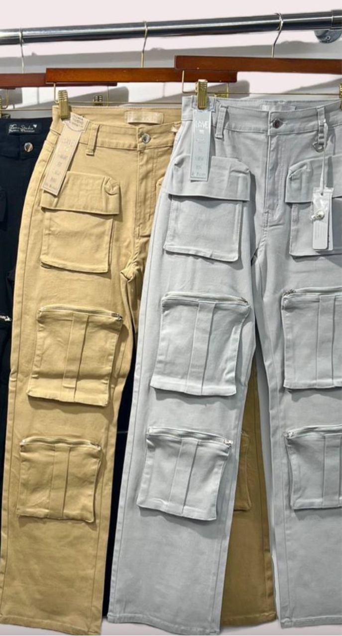 MULTI POCKETED CARGO JEANS khaki/ Silver